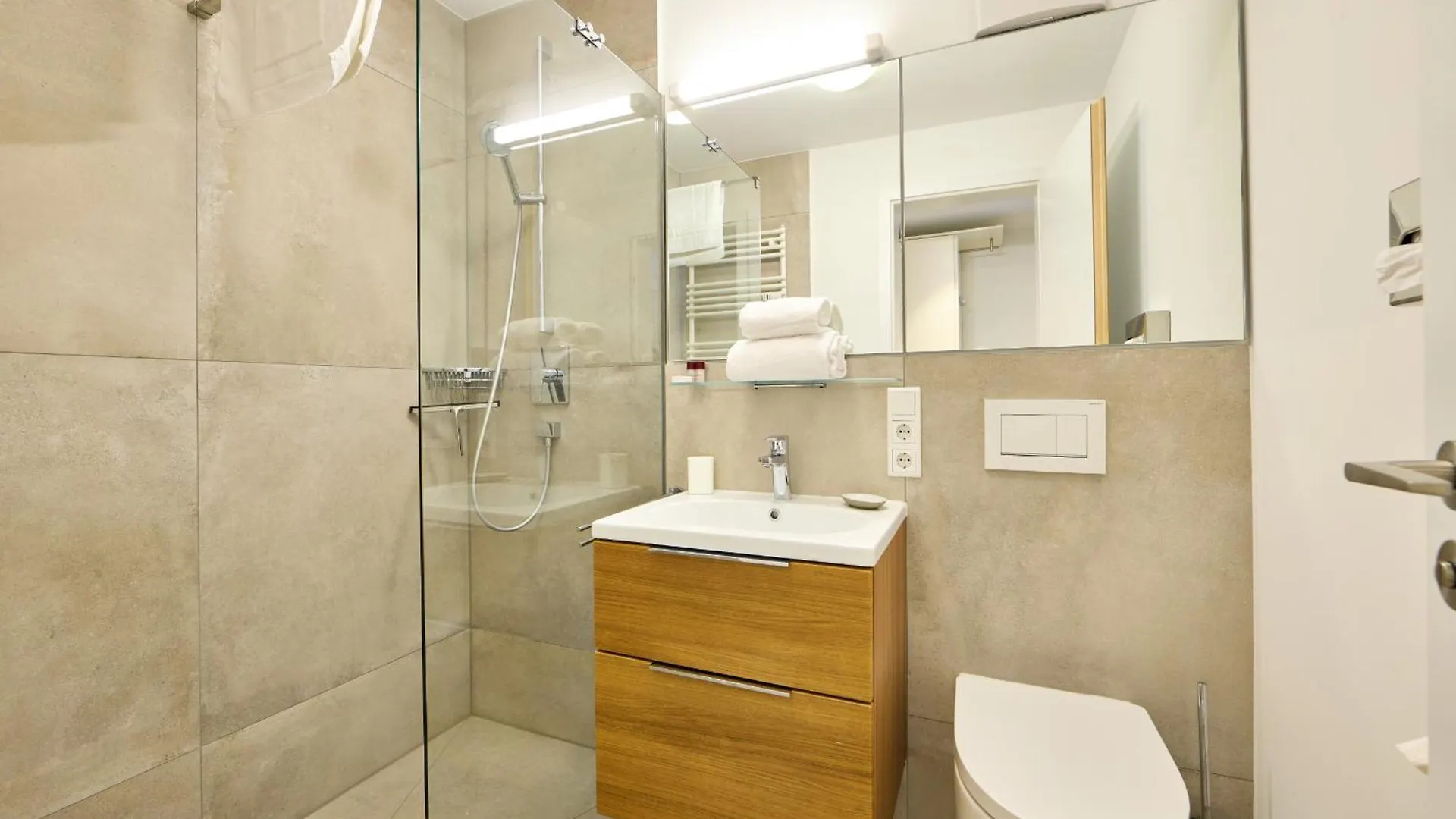 Aparthotel Huber Living Germering 0*,